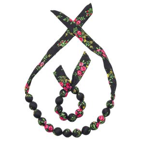 Halsband och armband av träpärlor och bomull