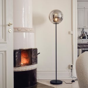 Golvlampa CHRISTELL Svart/Rökfärgad JUUS